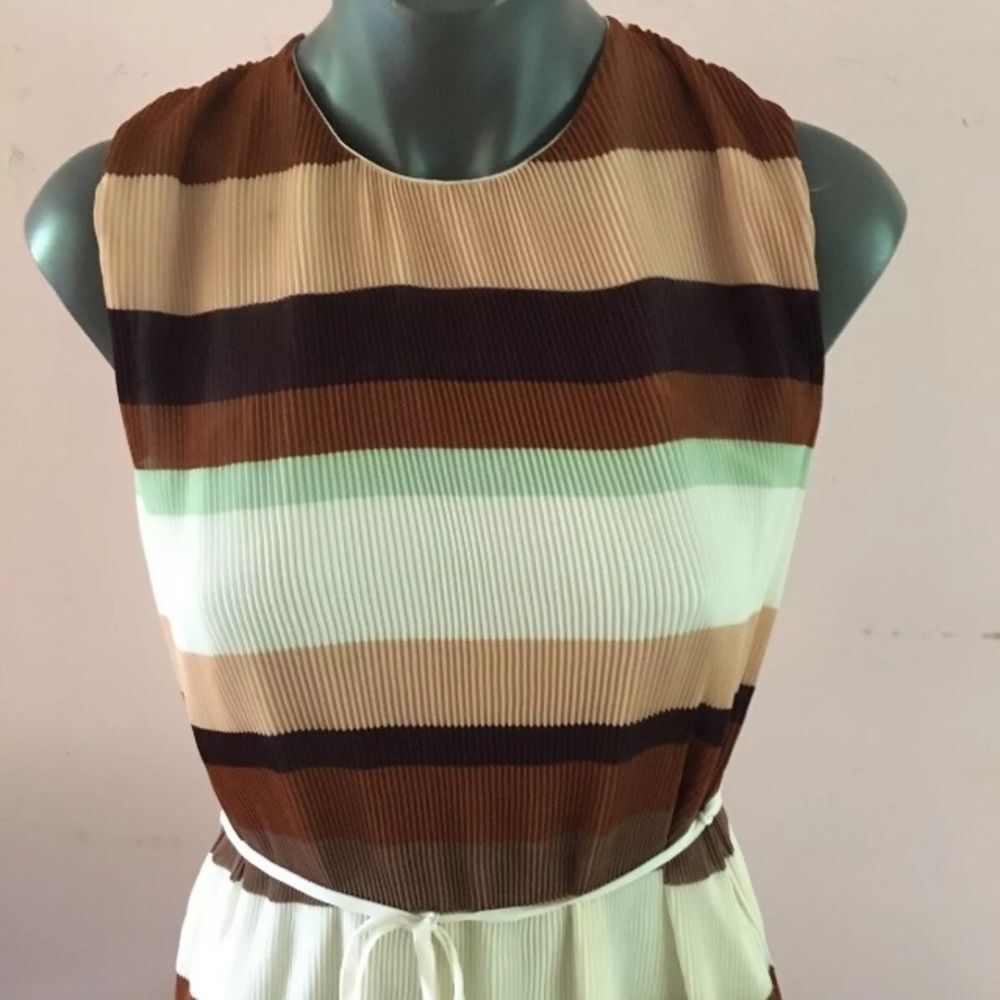 H&M Dress Striped Pleated Chiffon Sleeveless Size 4 Cream Brown Office Party - Picture 6 of 10